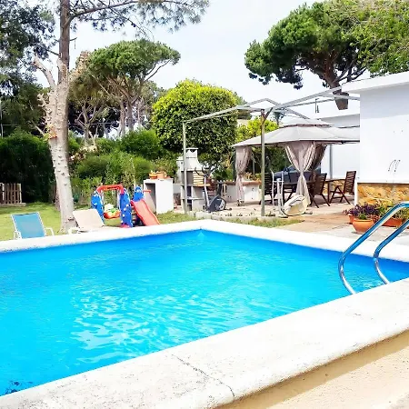 Holiday home Chalet Con Piscina Privada Cerca Del Mar Chanel
